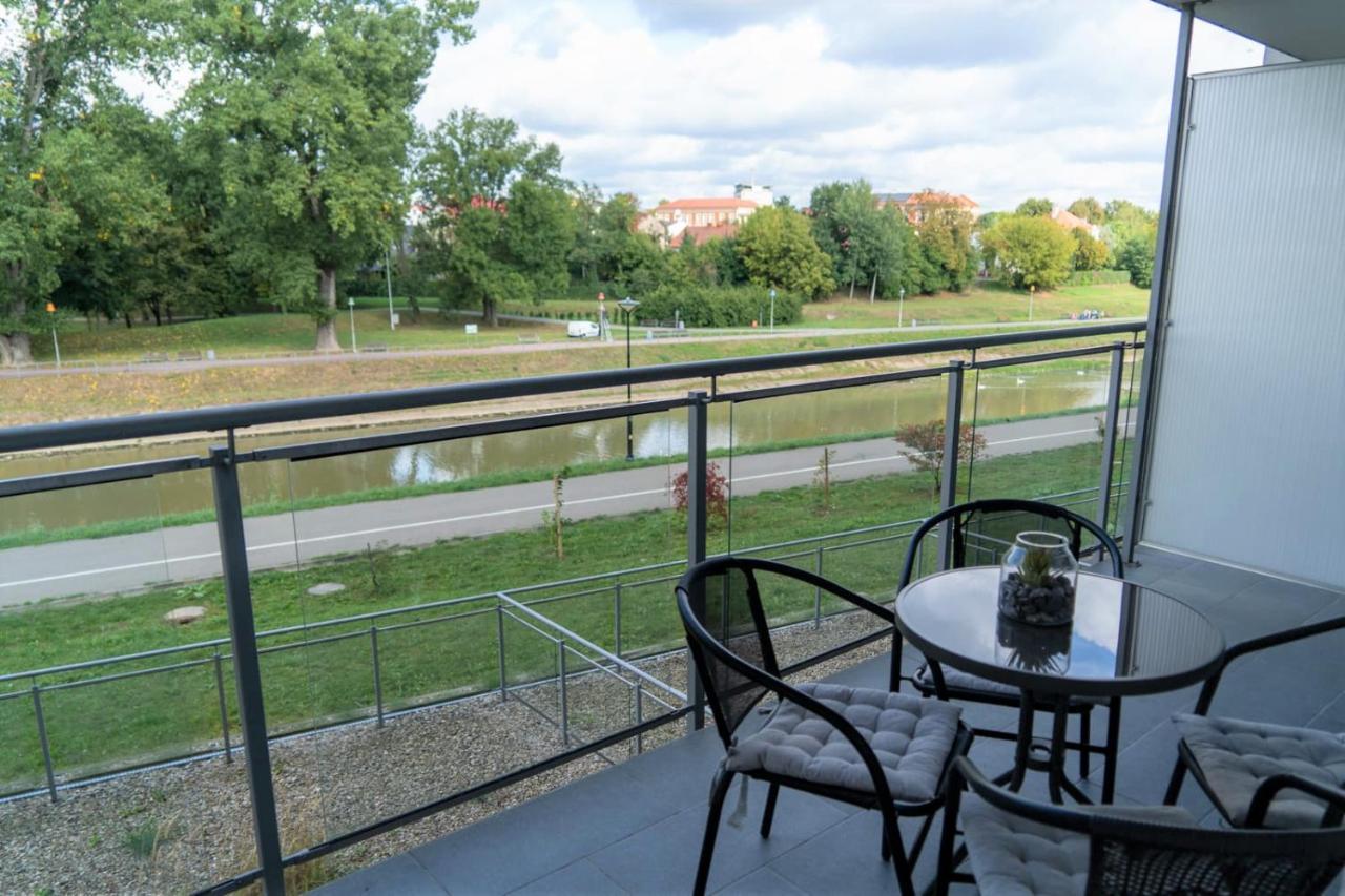 Capital Towers - Apartament Green Z Widokiem Na Rzeke Rzeszów Exteriör bild
